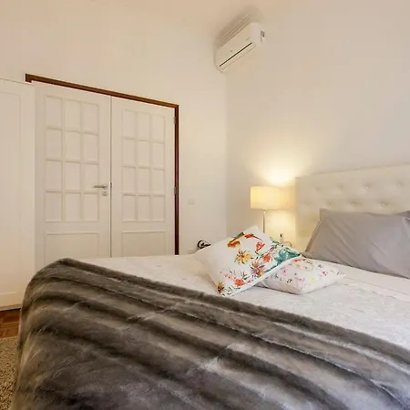 Ginjinha House - 4 - Bairro Alto - With Ac By Lisbeyond リスボン